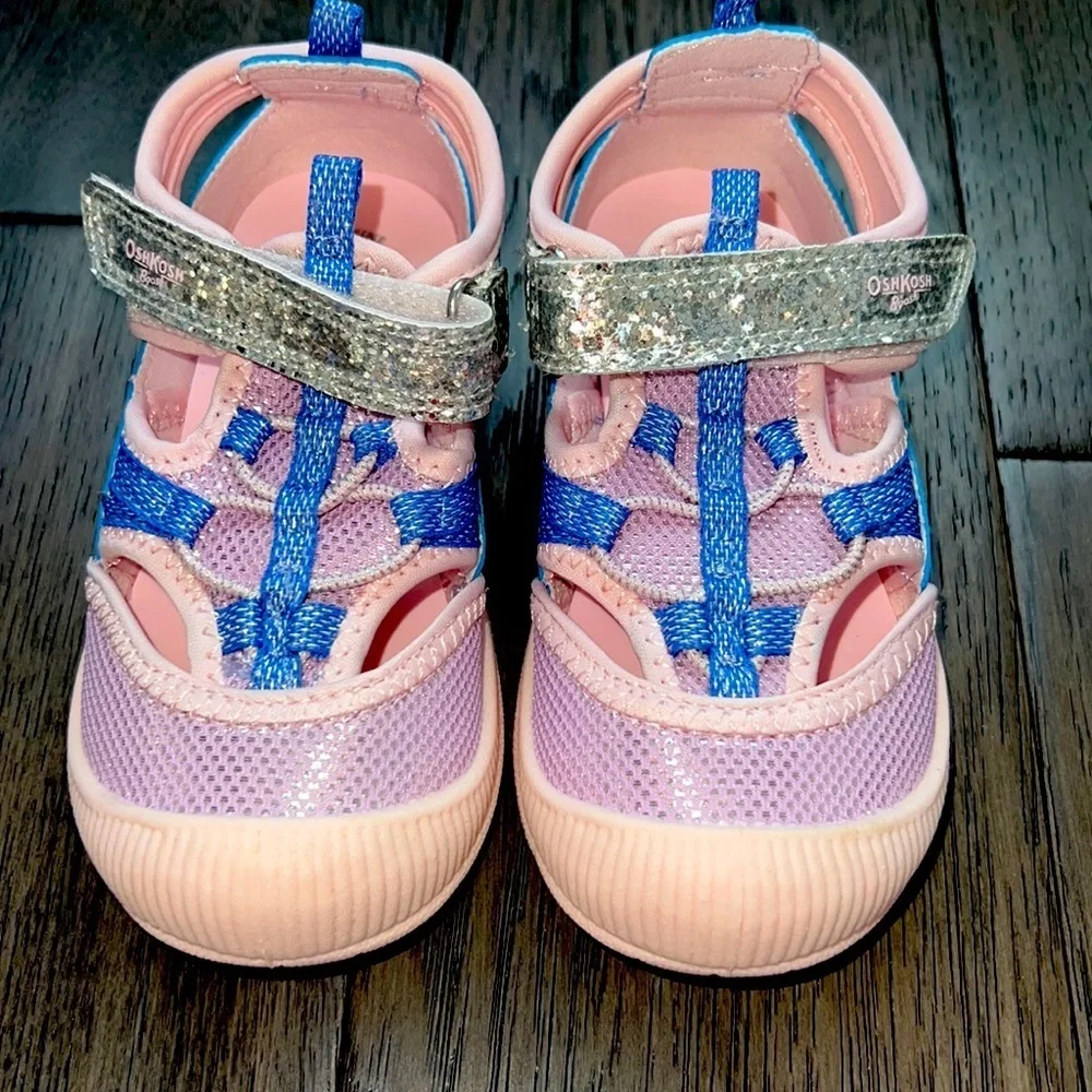 NWOT oshkosh bigosh washable shoes